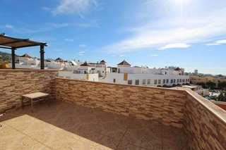 Casa adosada en venta en Las Lomas de Río Verde en Marbella