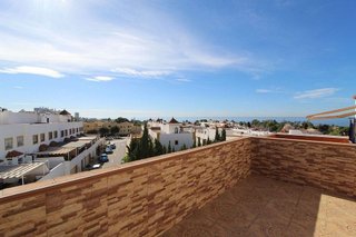 Casa adosada en venta en Las Lomas de Río Verde en Marbella