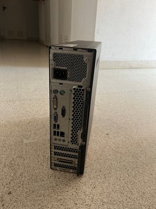 Torre de Ordenador Lenovo Negra