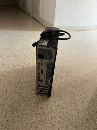 Torre de Ordenador Lenovo Negra
