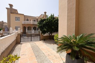 Casa adosada en venta en Altos - La Florida en Orihuela