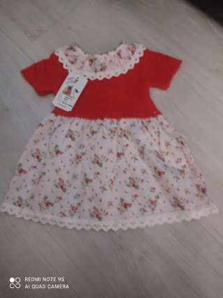 Vestido bebé fresas y encaje