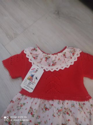 Vestido bebé fresas y encaje