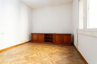 Piso en venta en Sants en Barcelona