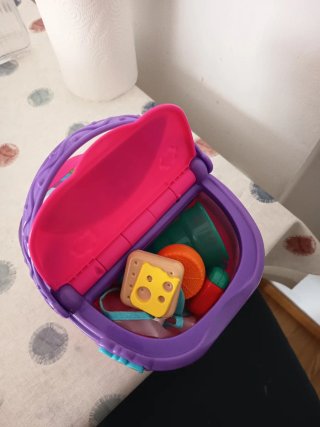 Cesta de picnic de juguete,con todos los accesorio