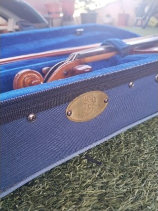Violín 1/2 con arco + estuche