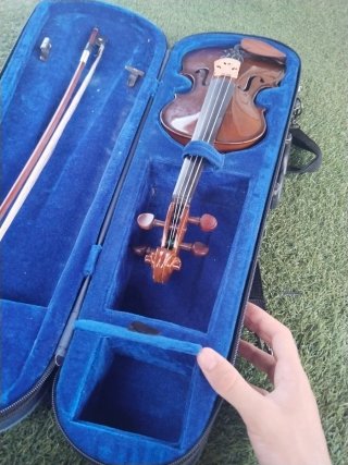 Violín 1/2 con arco + estuche