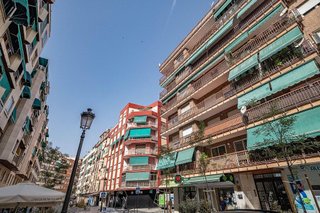 Piso en venta en Camino de Ronda - Rosaleda en Granada