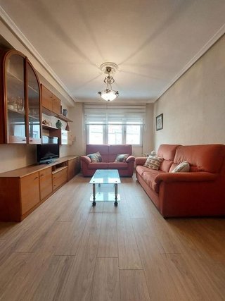 Piso en venta en El Polígono en Gijón