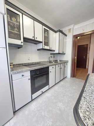 Piso en venta en El Polígono en Gijón