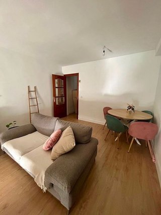 Piso en venta en Reyes en Parla