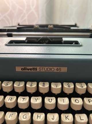 Máquina de escribir Olivetti Studio 46