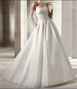 Vestido de Novia Blanco con Cinturón y zapatos