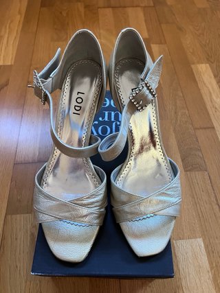 Vestido de Novia Blanco con Cinturón y zapatos