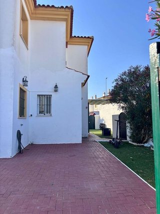 Casa adosada en venta en Las Canteras - El Almendral en Puerto Real