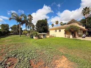 Chalet en venta en Sanlúcar la Mayor