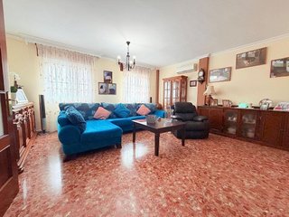 Chalet en venta en La Granja-La Colina-Los Pastores en Algeciras