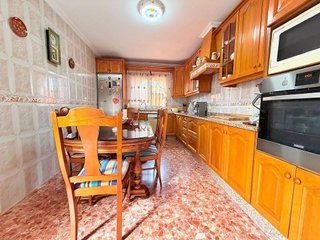 Chalet en venta en La Granja-La Colina-Los Pastores en Algeciras