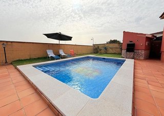 Chalet en venta en La Granja-La Colina-Los Pastores en Algeciras