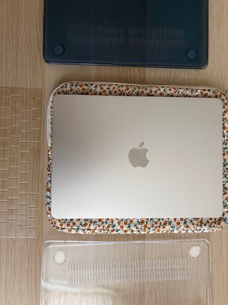 MacBook Air 13,6” M4 (2025) – Blanco Estrella
