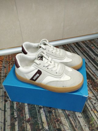 Zapatillas Mustang niña talla 32