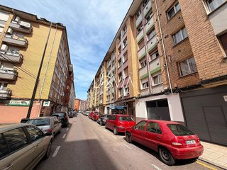 Piso en venta en Pumarín en Gijón