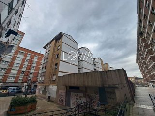 Piso en venta en Pumarín en Gijón