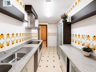 Piso en venta en Cervantes en Granada
