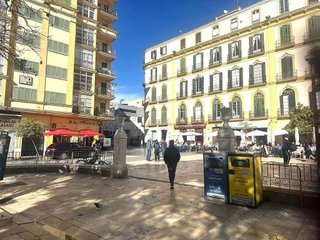 Piso en venta en La Goleta - San Felipe Neri en Málaga
