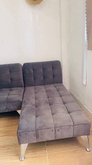 Sofá Cama Gris Terciopelo y Metal