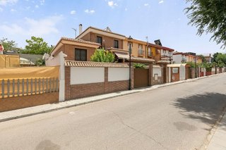 Casa pareada en venta en Ogíjares