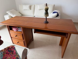 Escritorio madera pino miel con cajones