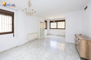 Piso en venta en Bola de Oro - Serrallo en Granada