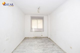 Piso en venta en Bola de Oro - Serrallo en Granada