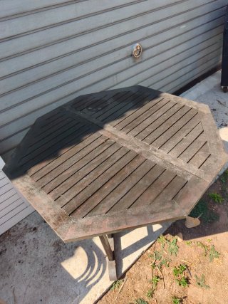 Mesa de terraza de madera