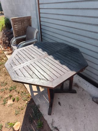 Mesa de terraza de madera