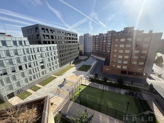 Piso en venta en Plaza España - Villa Pilar - Reyes Católicos - Vadillos en Burgos