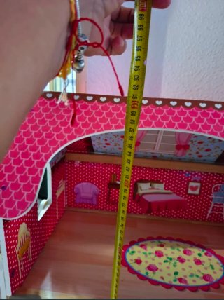 Casita de muñecas de madera