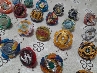 Pack 24 Beyblades