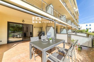 Piso en venta en Salatar en Roses