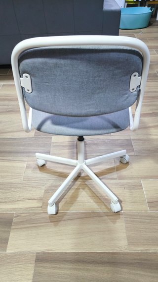 Silla giratoria IKEA ÖRFJÄLL blanca y gris