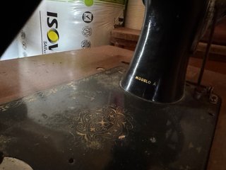 Máquina de coser antigua SIGMA Modelo A con mueble
