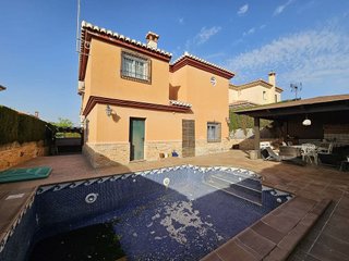 Chalet en venta en Cúllar Vega