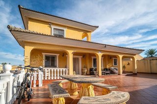 Casa en venta en Nueva Torrevieja - Aguas Nuevas en Torrevieja