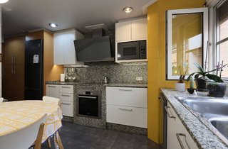 Casa adosada en venta en Avda. de Abril. - 9 de octubre en Sagunto