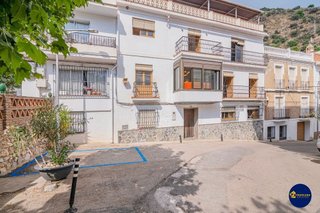Casa adosada en venta en Jete