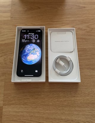 iPhone 14 Pro Max 256GB Silver.