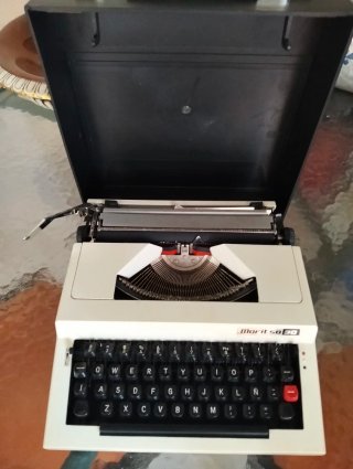 Máquina de escribir Maritsa 30
