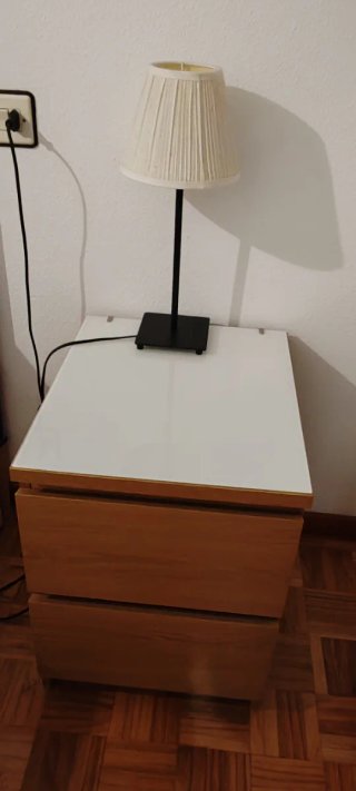 Mesita Noche Malm Ikea Madera y Cristal