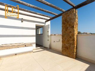 Casa adosada en venta en Nueva Torrevieja - Aguas Nuevas en Torrevieja